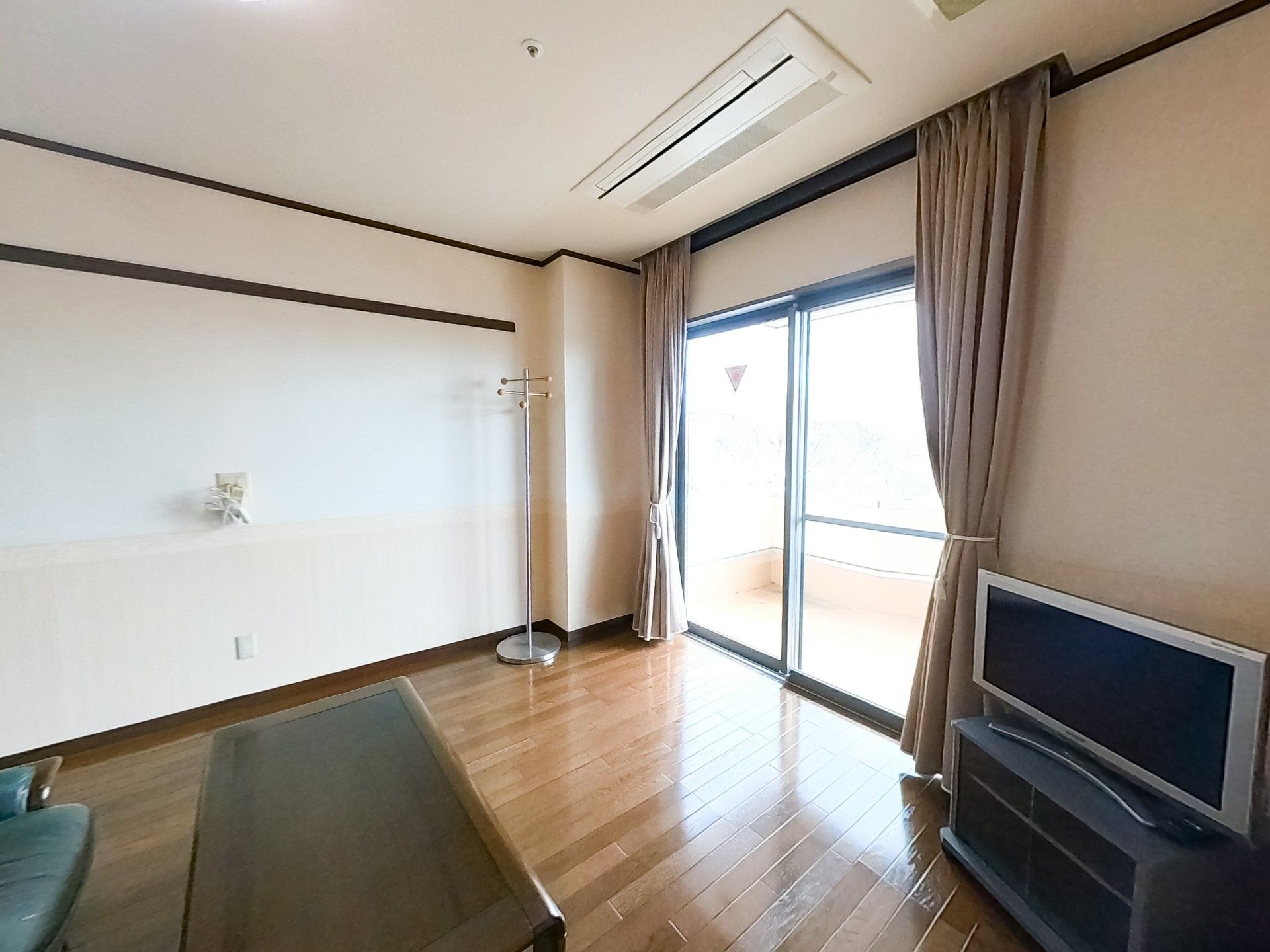 日差しが差し込む居室