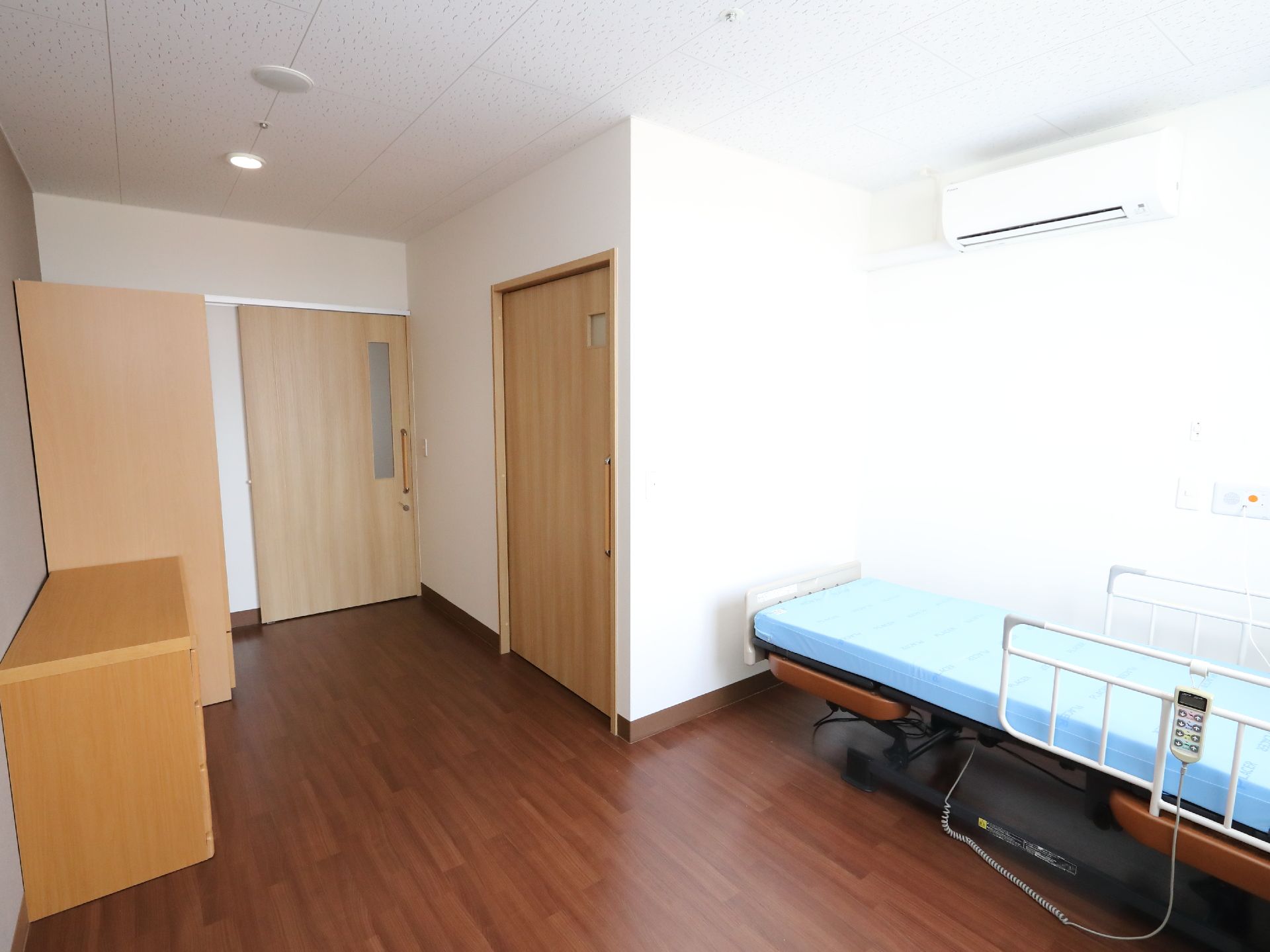 面積が広く、家具類を置いても狭さを感じない居室