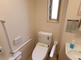 介護施設の明るいトイレ空間