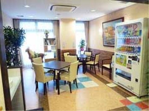 エバーライフ御殿山の喫茶コーナー。入居者様同士でおしゃべりをより楽しんでいただけるコーナーです。