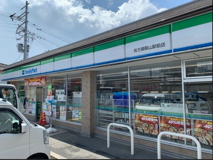 エバーライフ御殿山のコンビニ。施設周辺にはコンビニがございます。日々の生活をより快適に行なっていただけます。