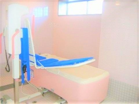 エバーライフ香芝お介護浴槽。これまでよりもお気軽に、快適なご入浴をしていただけます。