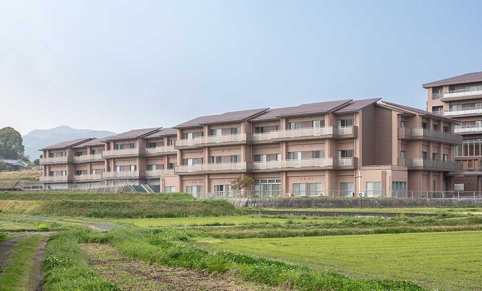 自然に囲まれた建物