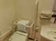 介護施設の個室トイレの内部