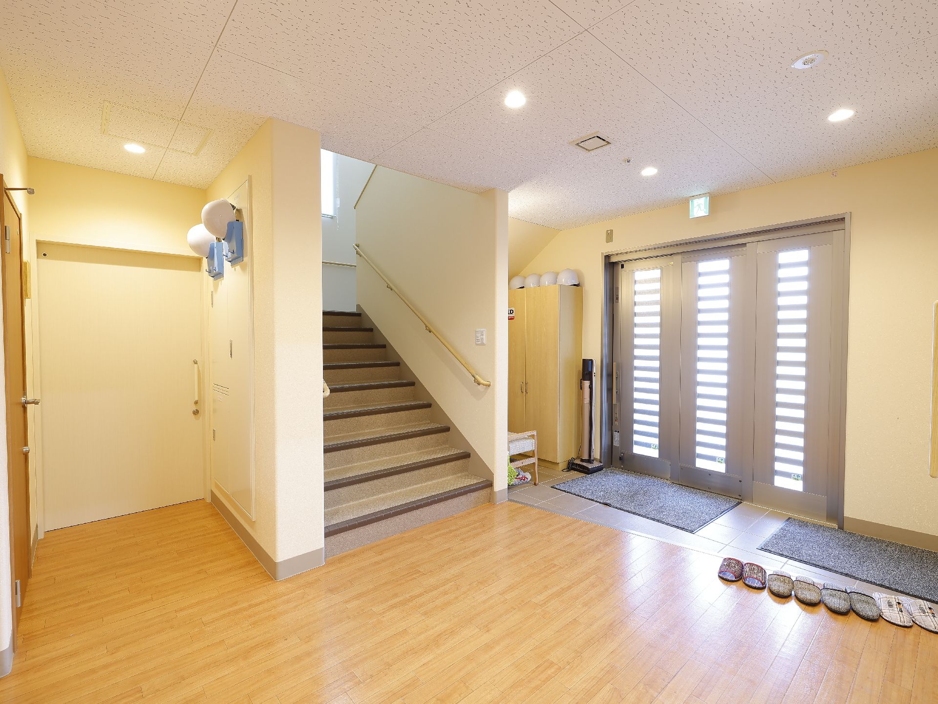 段差がすべて解消され、車いすの方も移動しやすい玄関