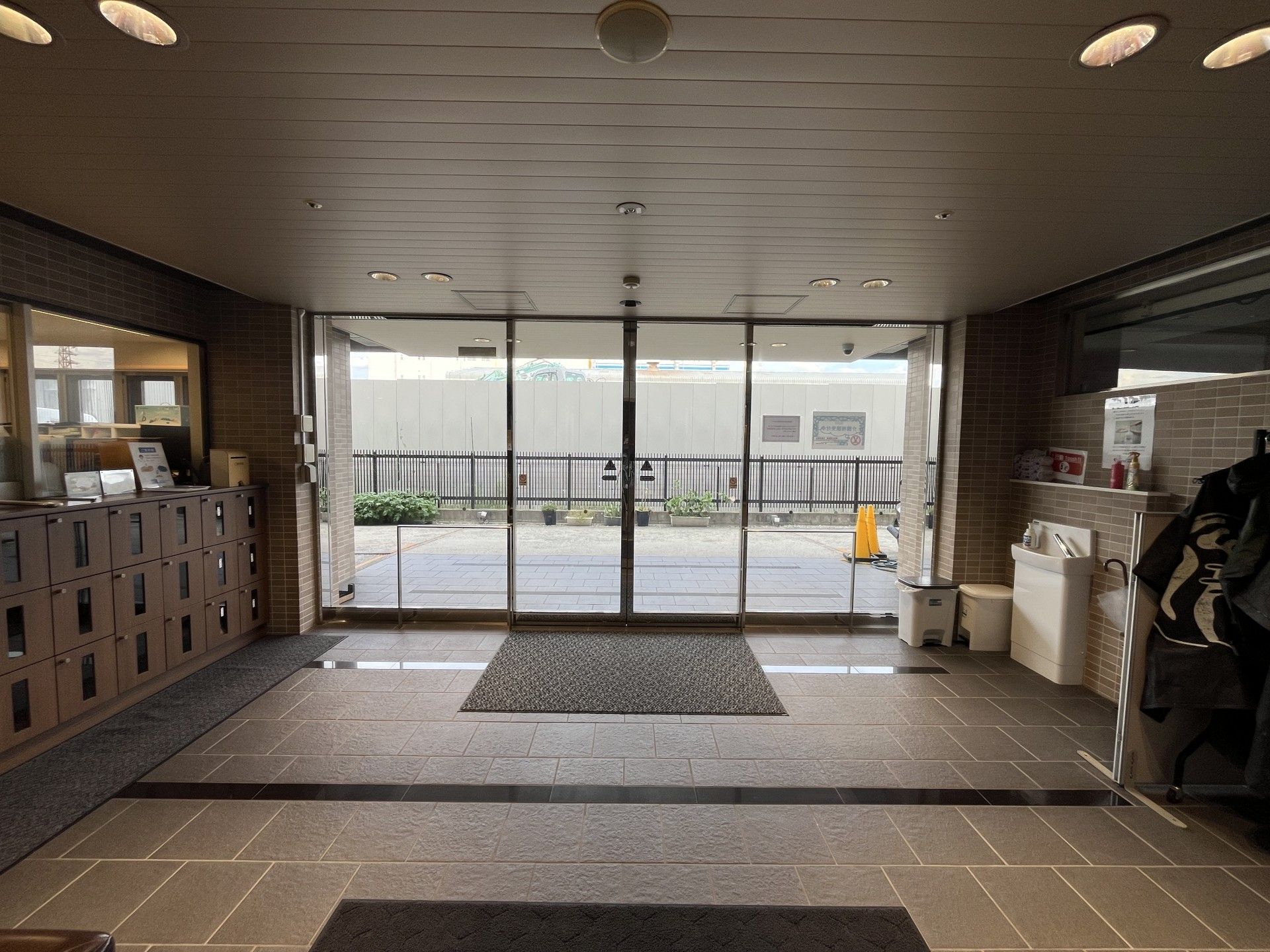 広いエントランス