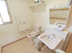 明るく清潔なトイレ設備