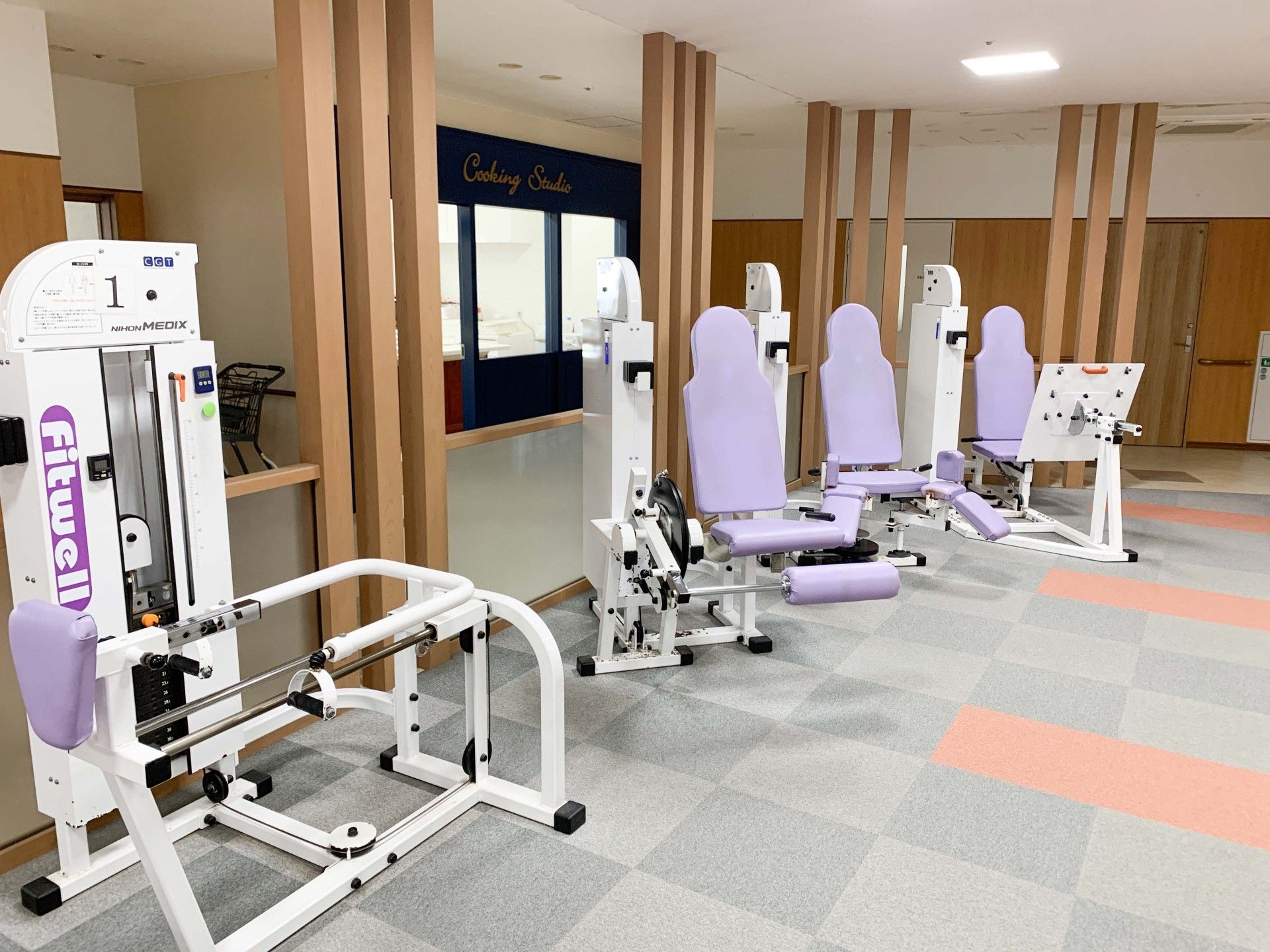 運動機器が並ぶスペース