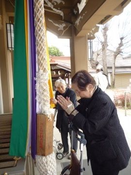 エバーライフ加島の日常。毎日をより安心していただくため、スタッフは日々訓練をしております。