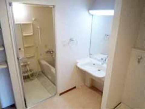 エバーライフ加島の居室。居室は全て完全個室制となっております。毎日を安心してお過ごしいただけます。