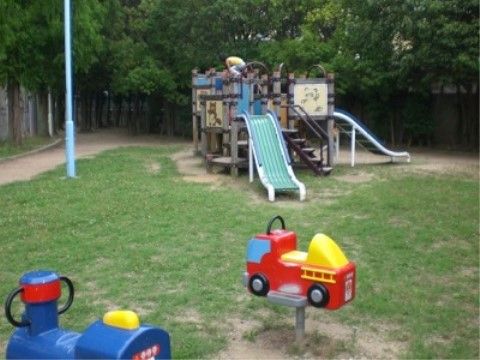 エバーライフ加島の周辺環境。近くには大きな公園があります。毎日沢山の子供達で賑わっています。