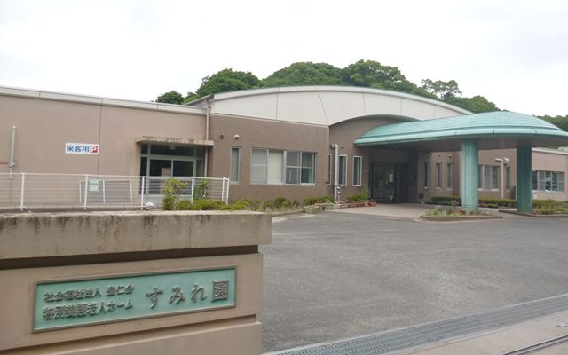 ゆったりとした入口エリア