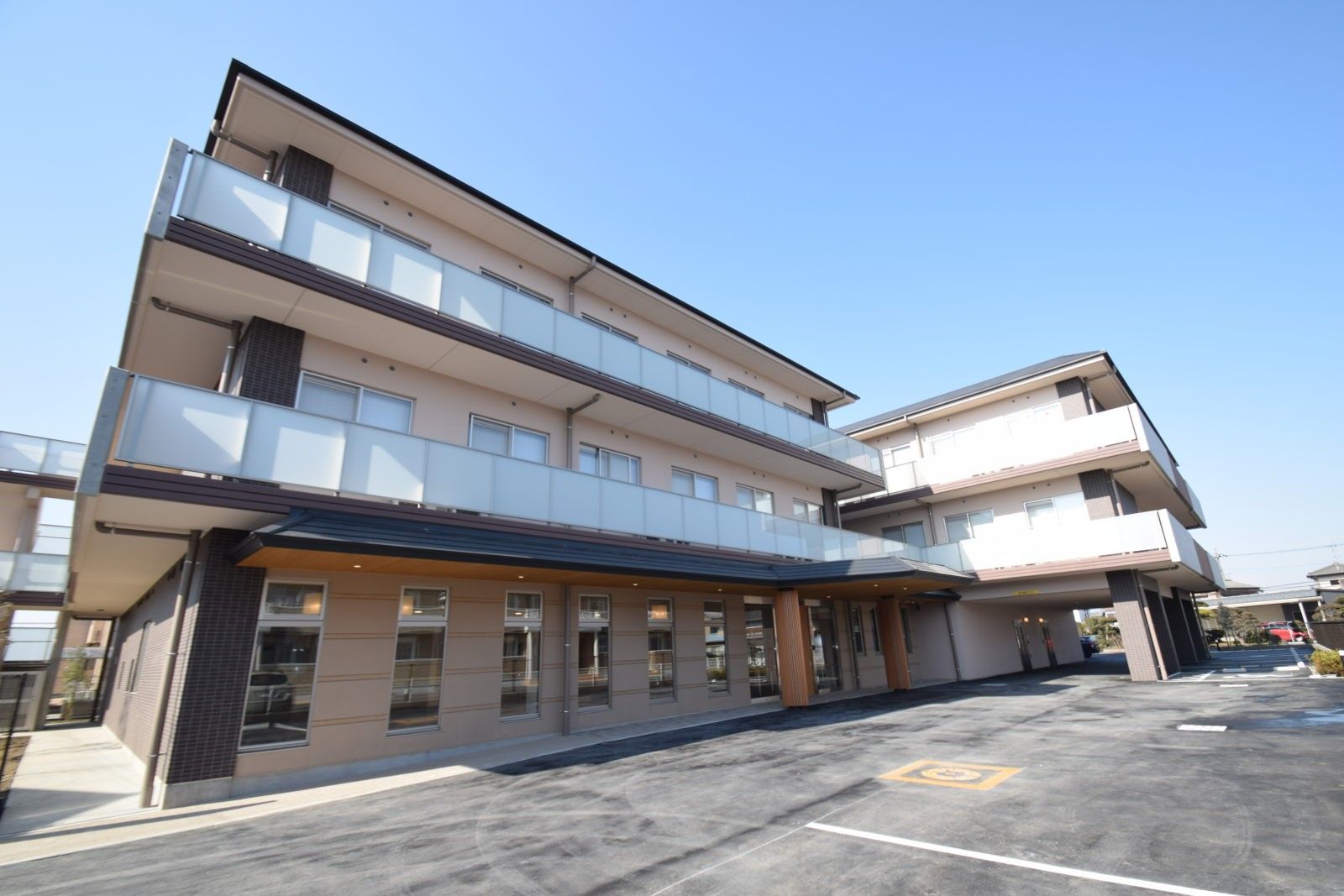 広々とした明るい建物