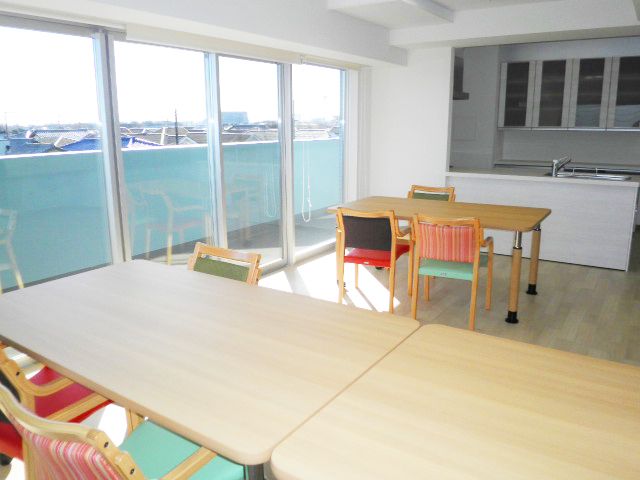 日差しが差し込む部屋