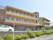 落ち着いた外観の建物