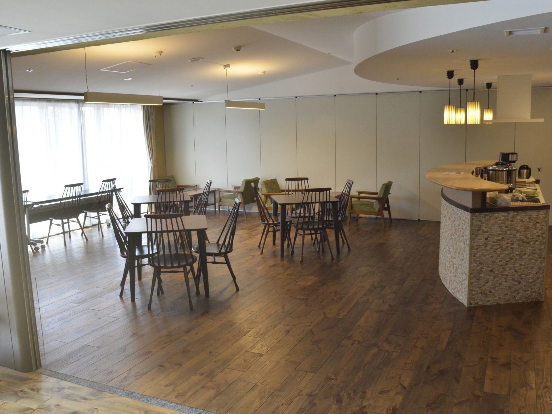 落ち着いた雰囲気の食堂