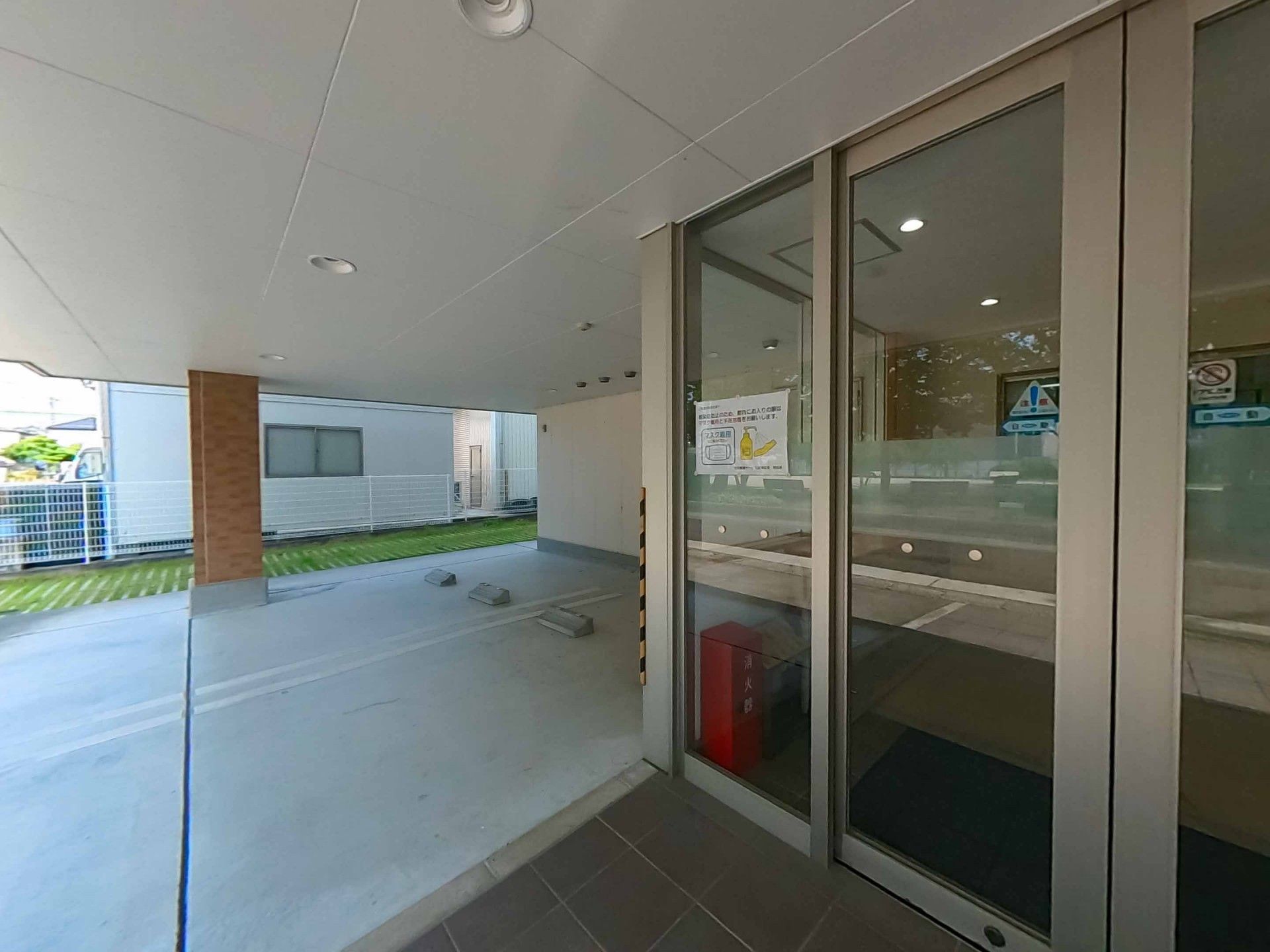 広いエントランス