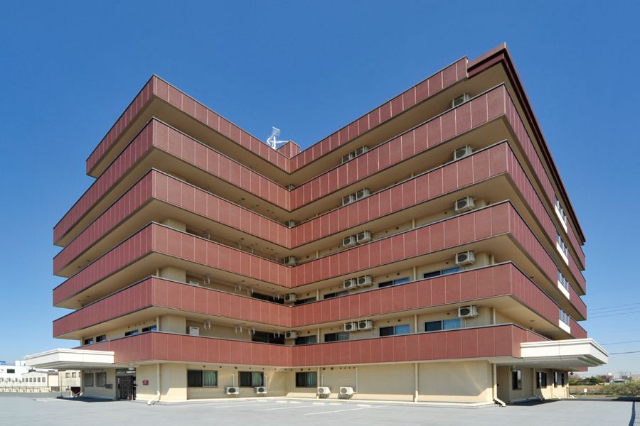 多階層の建物外観