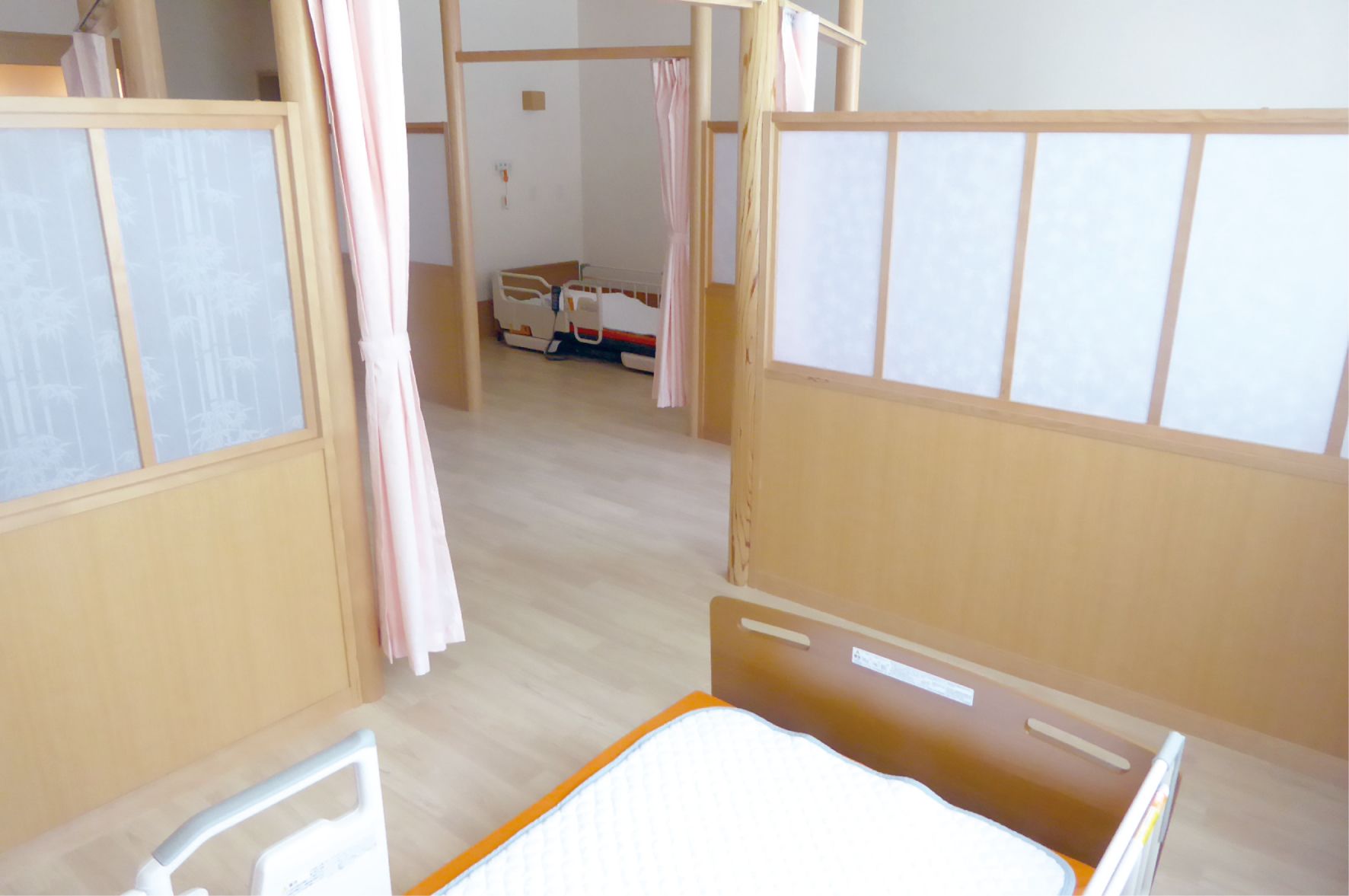 明るい個室の様子