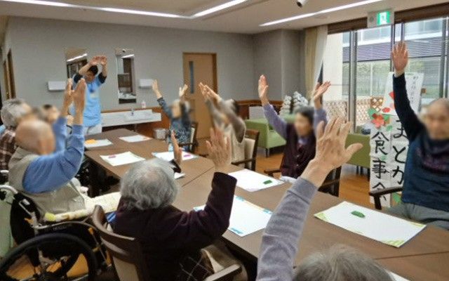 体操を楽しむ皆さん