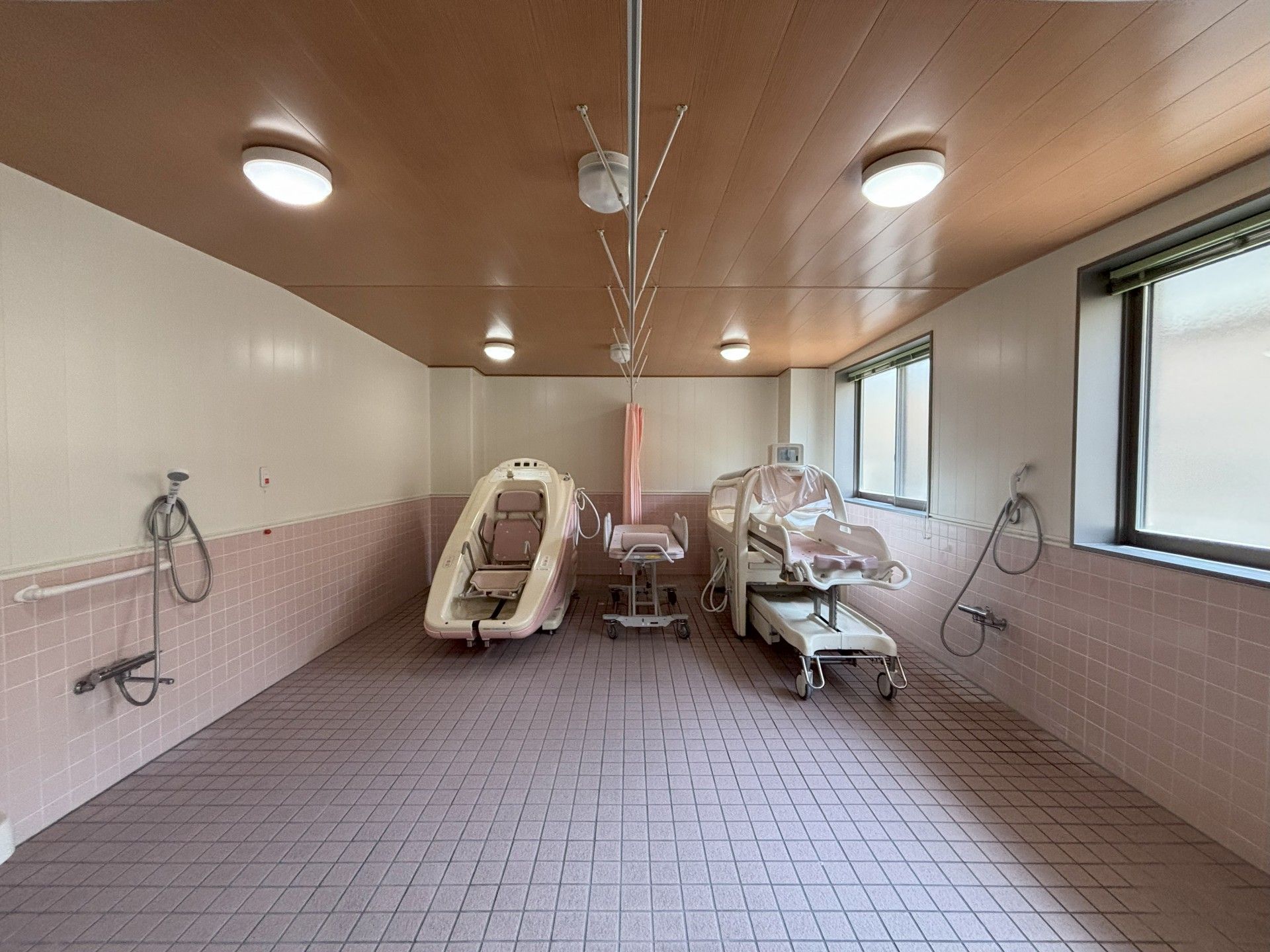 広々とした浴室