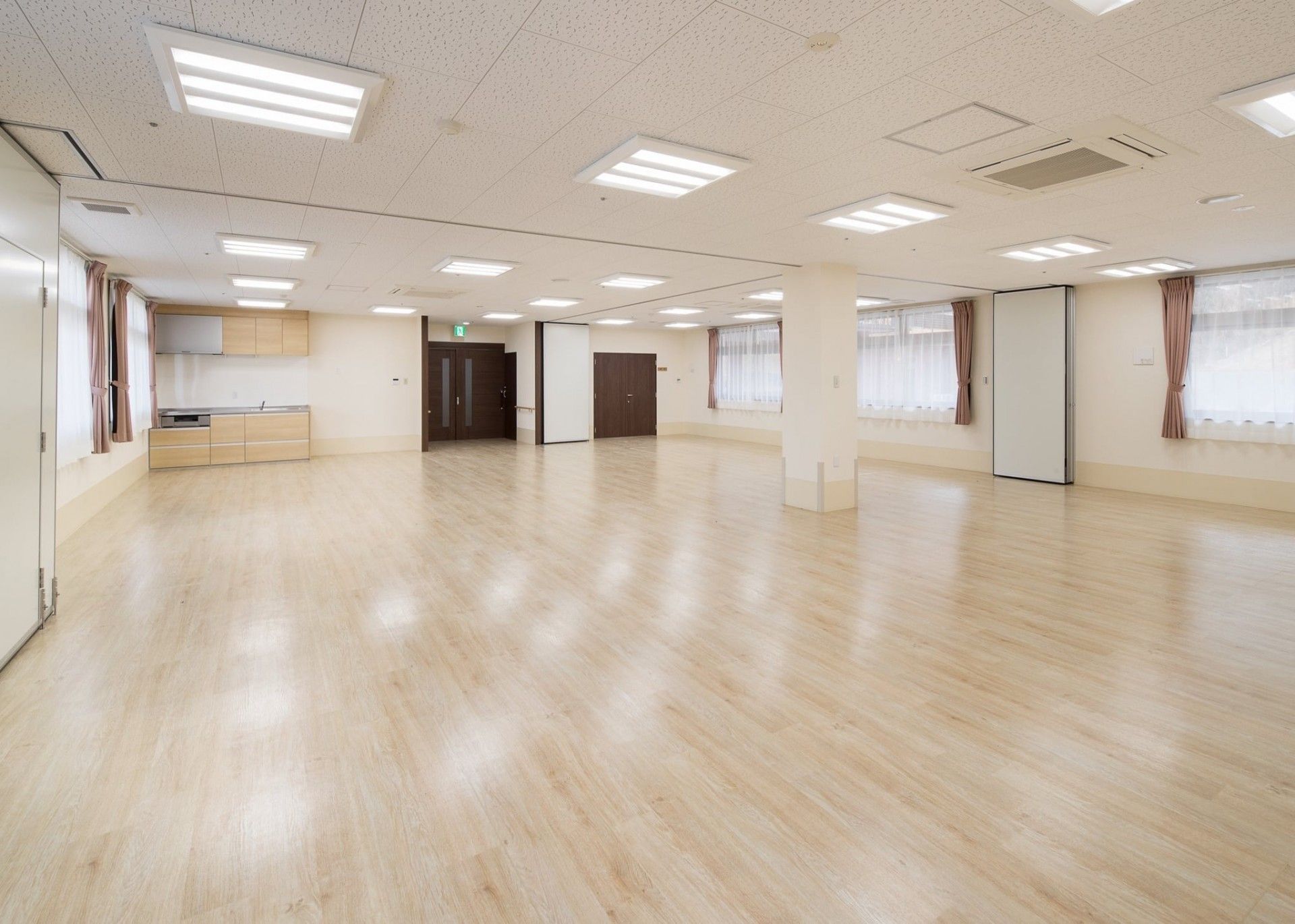 広々とした多目的ホール