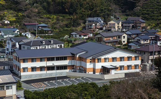 ゆったりとした施設外観