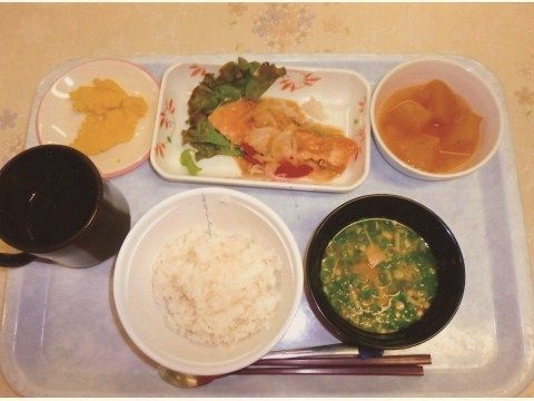 ナチュラルハウスの食事。栄養バランスの整った美味しいお食事を出来たてでご提供しております。