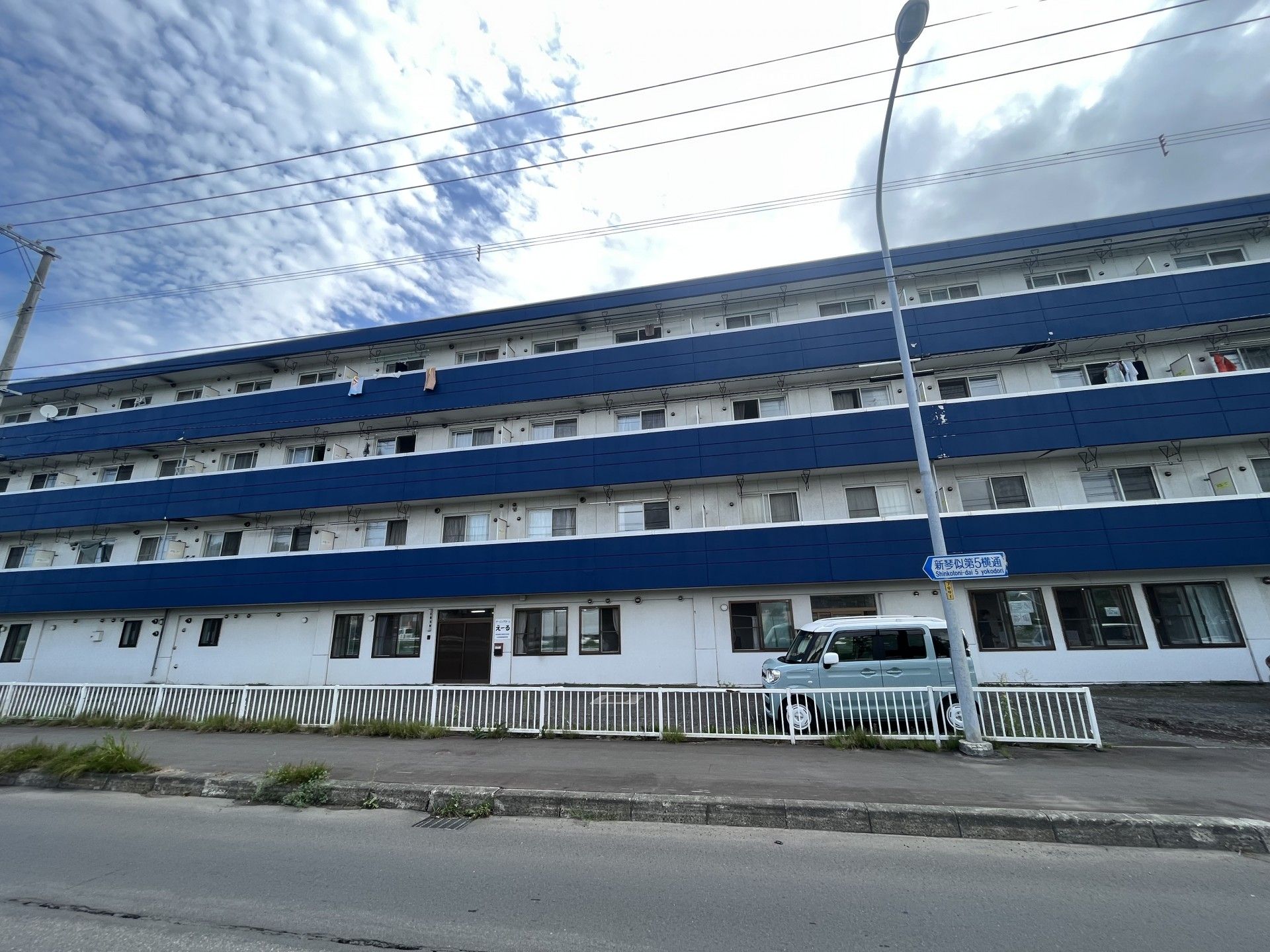 4階建ての建物