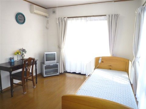 「くすのきコート」の居室。家具を自由に持ち込める。