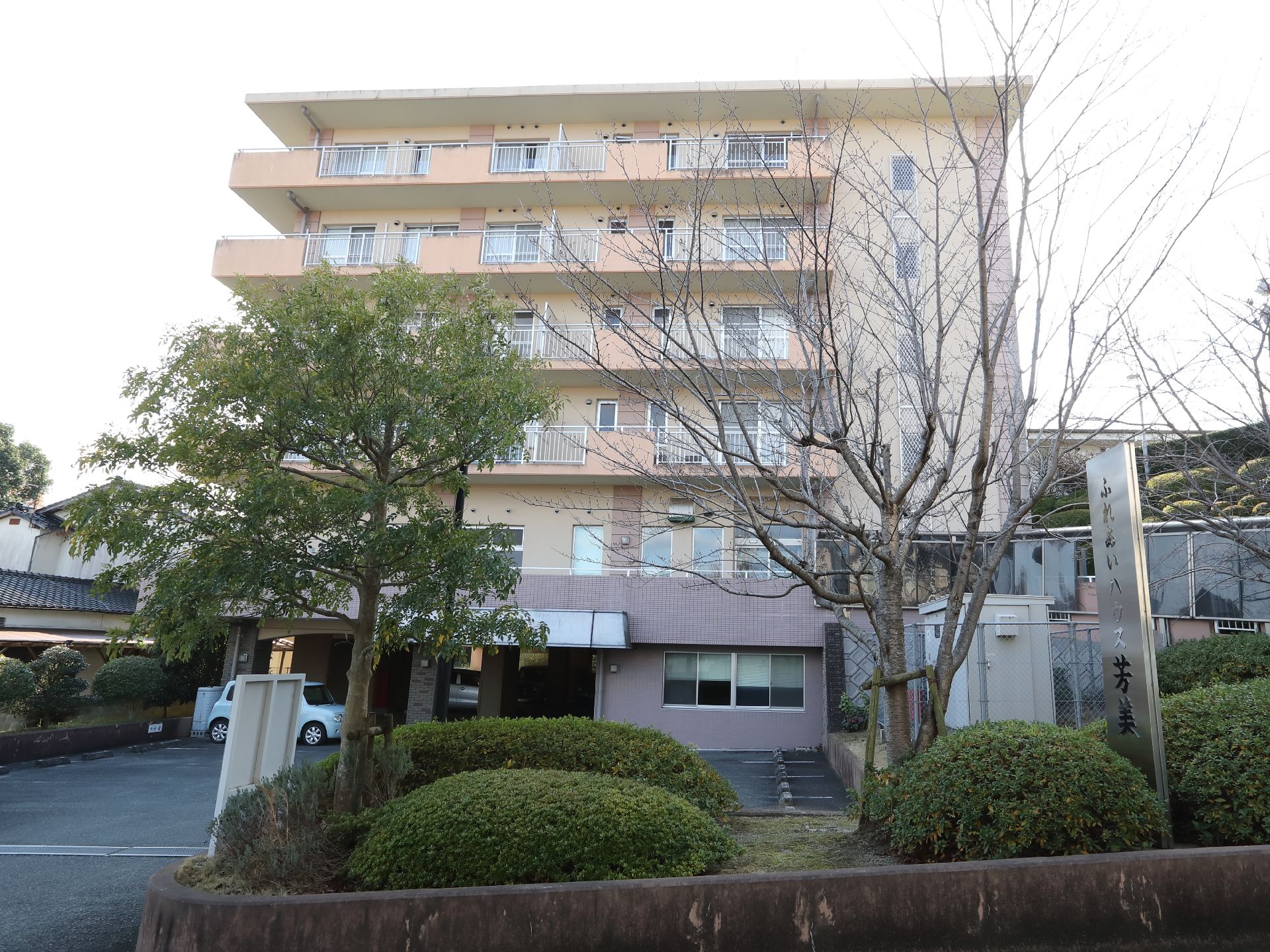 ６階建ての施設