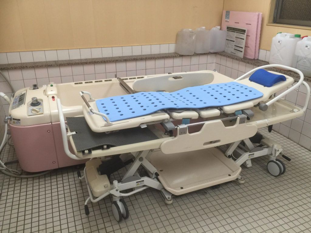 寝たきりの姿勢にも対応している浴槽。介護式浴槽だけを写した写真