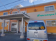 介護施設の入口と駐車場