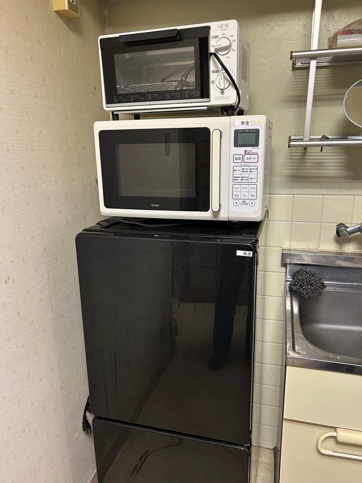 調理家電と冷蔵庫の一角