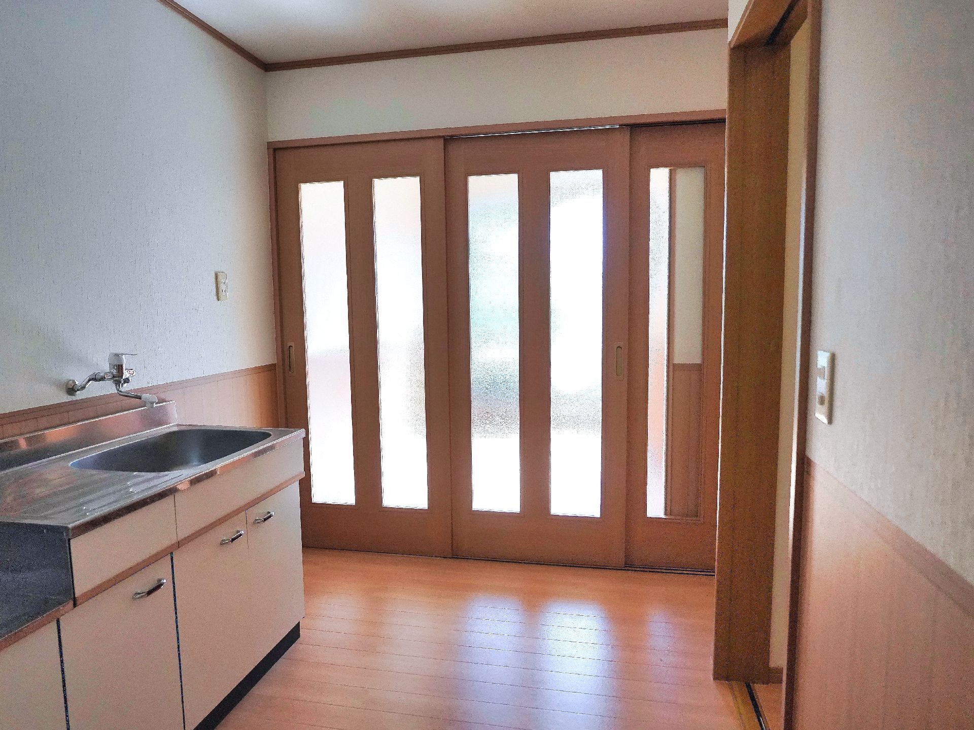 広く、さまざまな家具を置くことができる居室