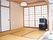 畳６畳程度の施設の一画の写真。テレビが置いてある小さな部屋の様子