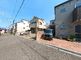 静かな住宅街の外観