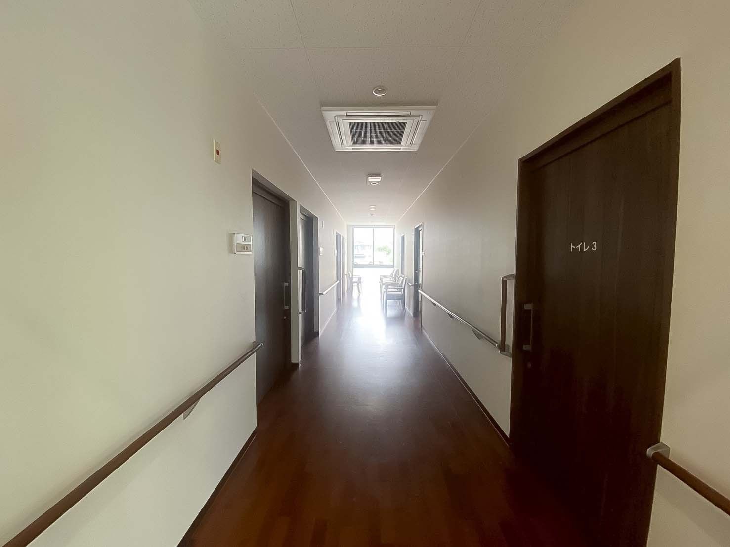 明るい廊下
