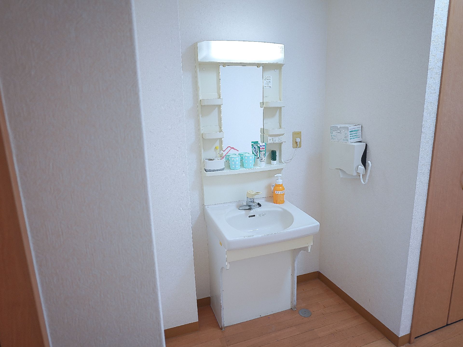 館内に設置されている、入居者が自由に使用できる洗面台
