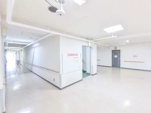 階段前ホール