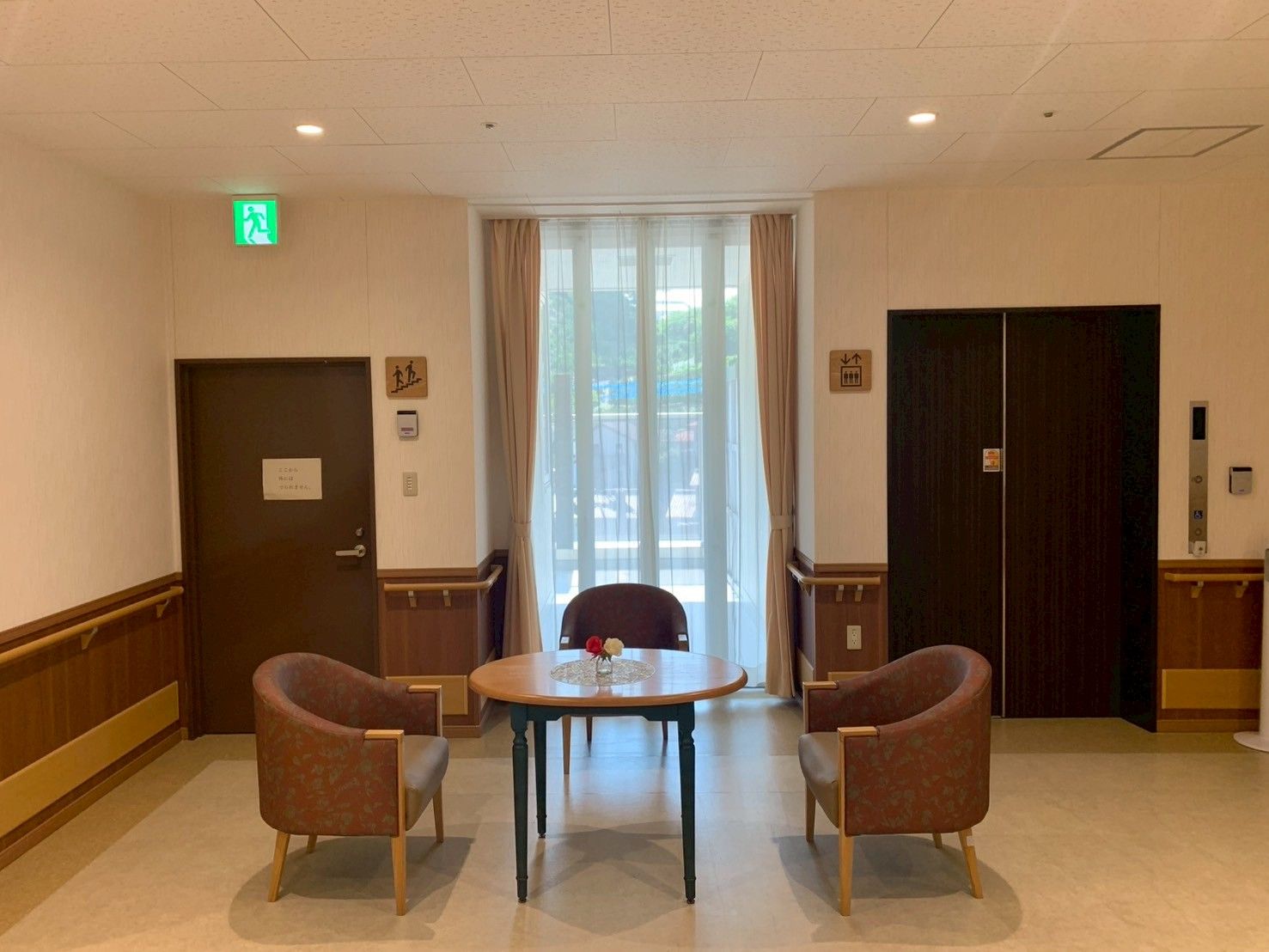 落ち着いた談話スペース