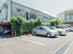 介護施設の外観と駐車場