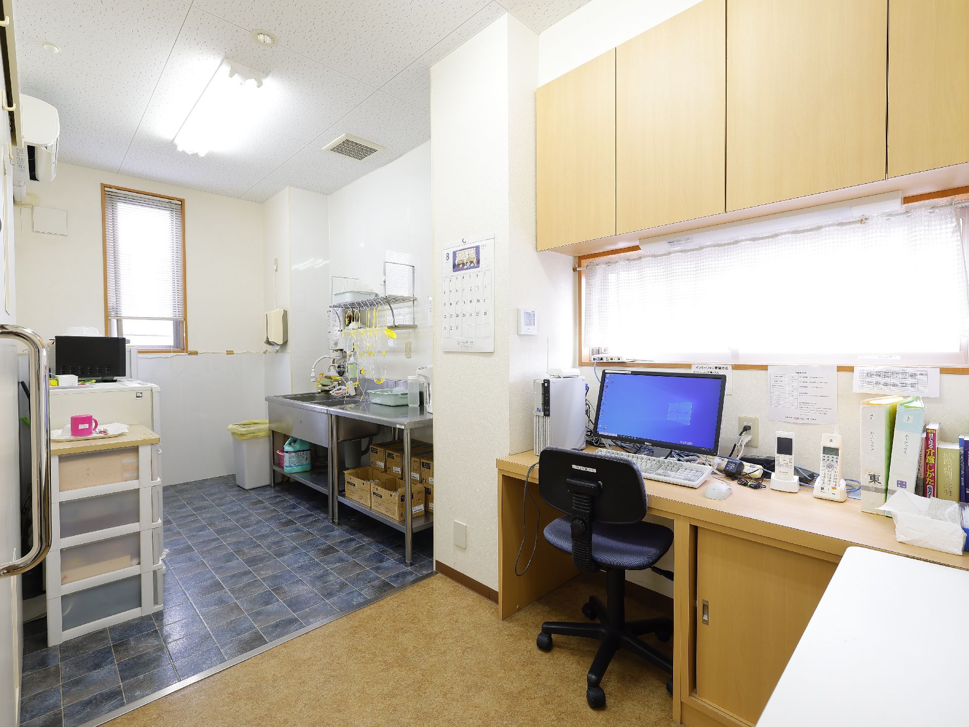 さまざな作業を行う際に利用するスタッフルーム