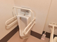 バリアフリー設計のトイレ空間