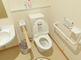 清潔感ある介護施設のトイレ空間