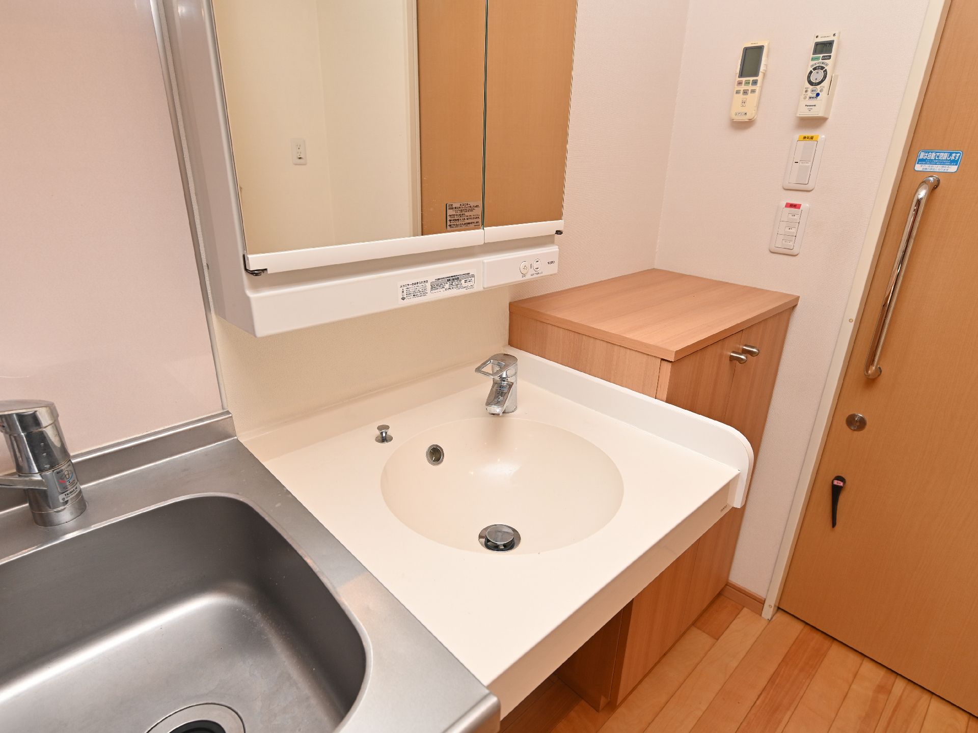 館内に設置されている、入居者が利用できる洗面台