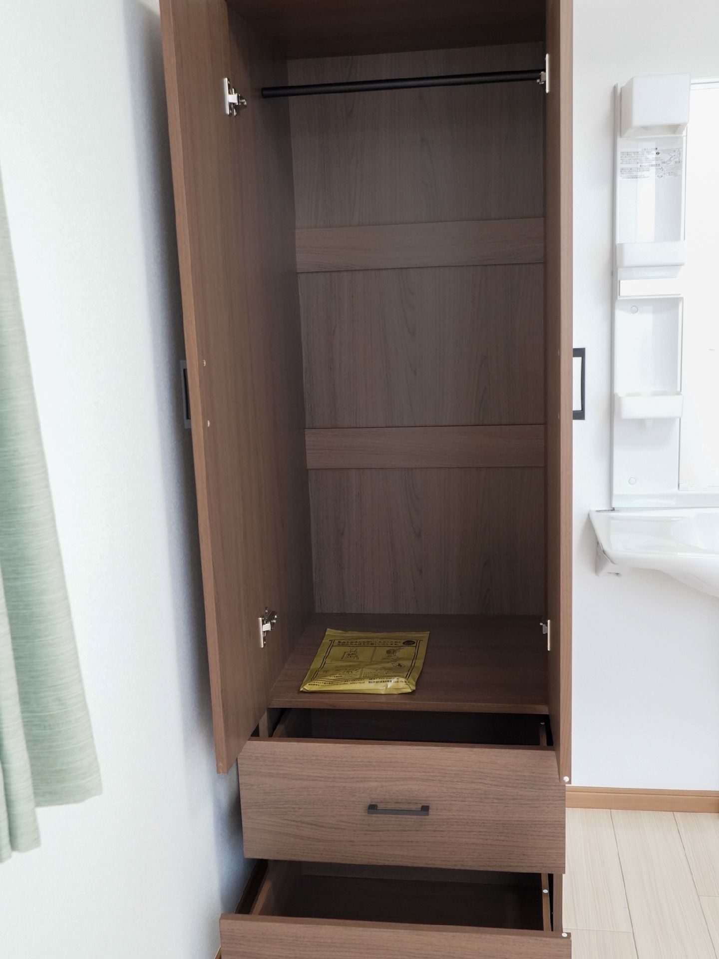 居室に設置された、衣服などを収納するクローゼット