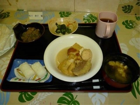 「ライフパートナー堺」のお食事。家庭的な食べやすいお味になっている。