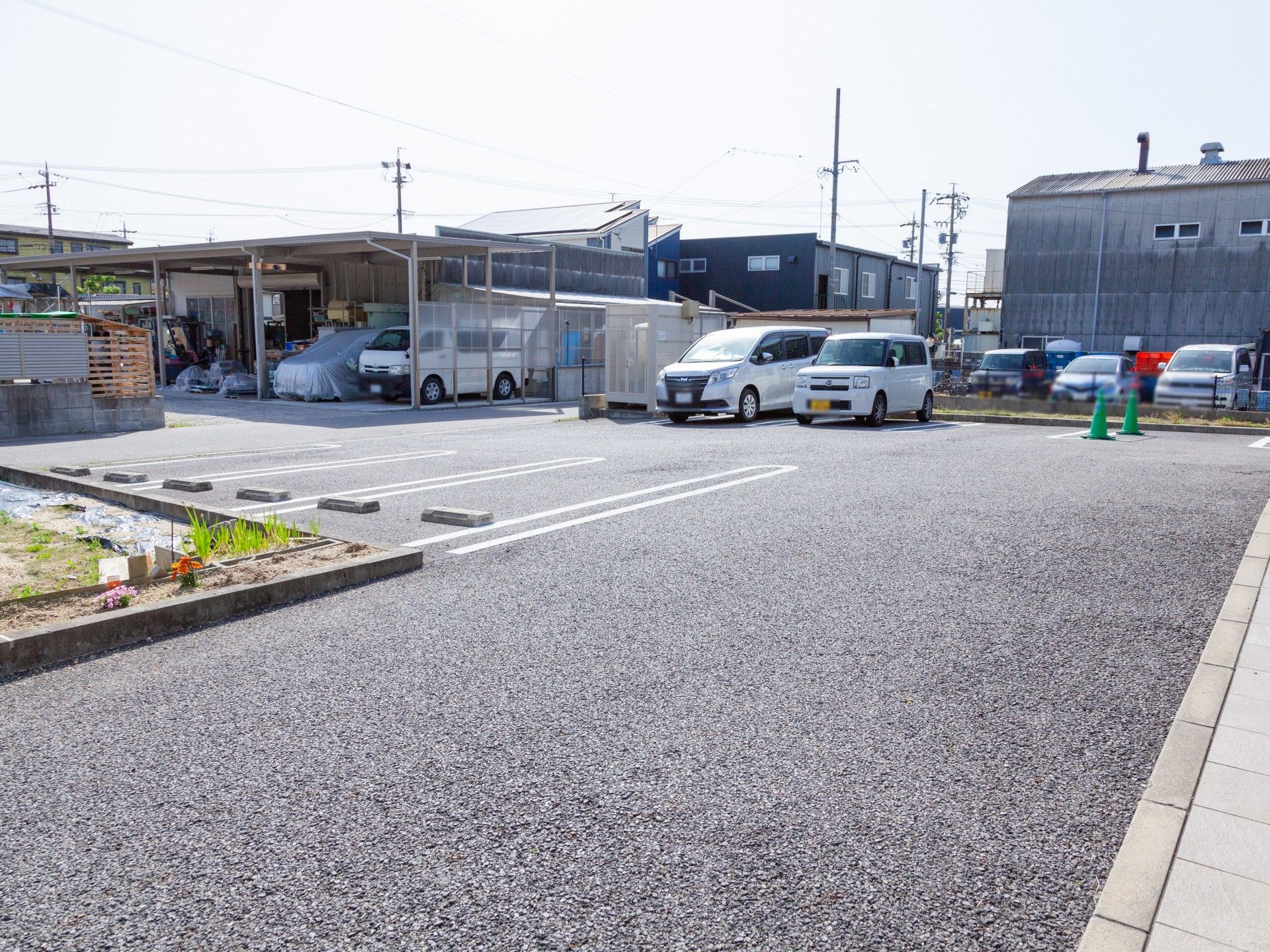 広々とした駐車場