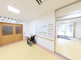介護施設の明るく広々とした廊下